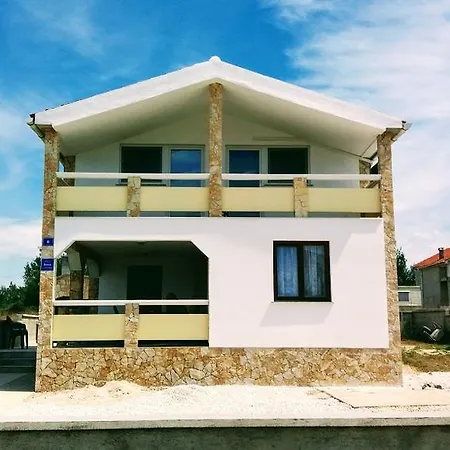 Dada Apartmán Vir
