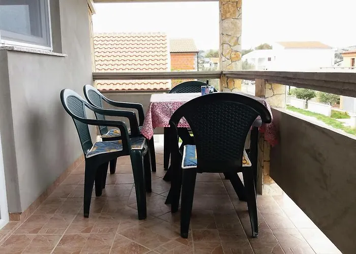 Dada Apartment Vir